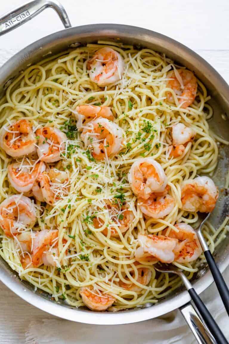 Garlic Shrimp Spaghetti {15 Minute Dinner!} - Feel Good Foodie