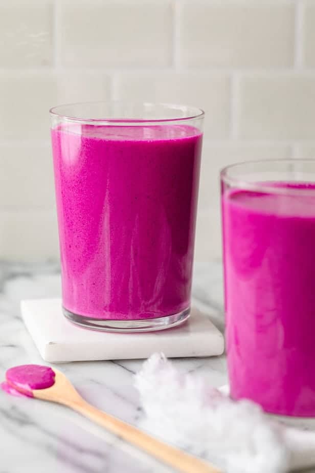 Pitaya Smoothie serve in clear glass cups