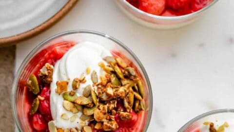 Fruit & Yogurt Parfaits {With Granola} - FeelGoodFoodie