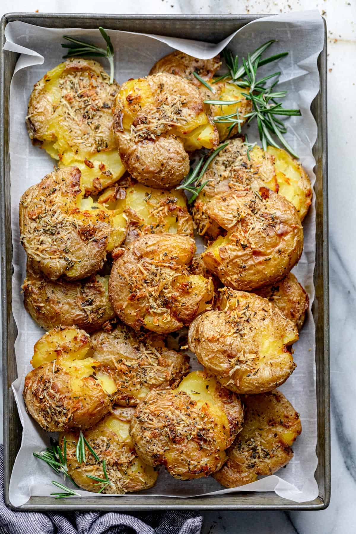 4-Ingredient Crispy Smashed Potatoes (Vegan) - Two Spoons