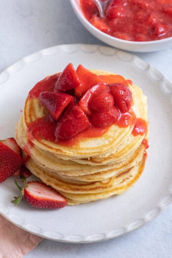 2-Ingredient Strawberry Sauce {Easy Compote} - Feel Good Foodie