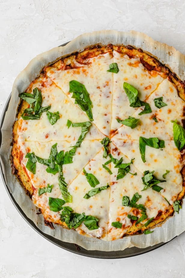 cauliflower-pizza-crust-feelgoodfoodie