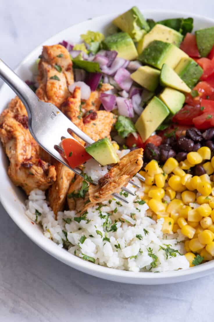 Chicken Burrito Protein Bowl {Chipotle Inspired Recipe} - FeelGoodFoodie