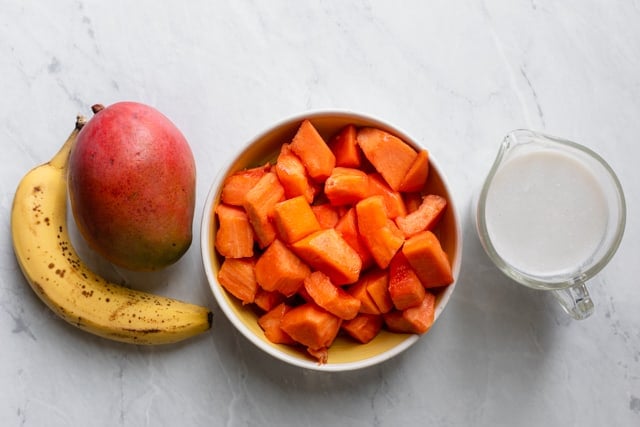 Mango Papaya Smoothie {5 Ingredients!} - FeelGoodFoodie