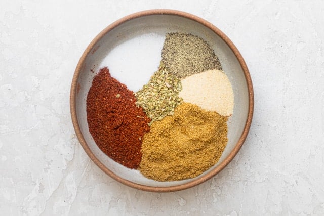 seasoning for making homemade tacos: chili powder, cumin, garlic powder, oregano, salt and pepper