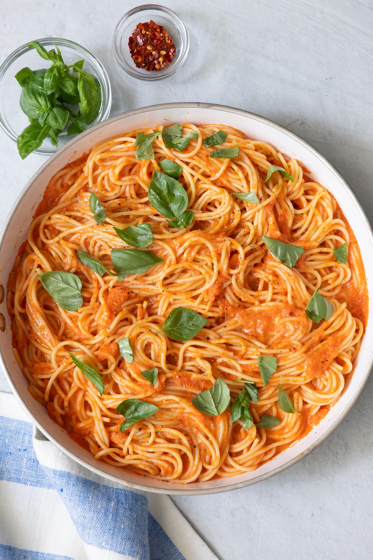 Creamy Roasted Red Pepper Pasta - FeelGoodFoodie