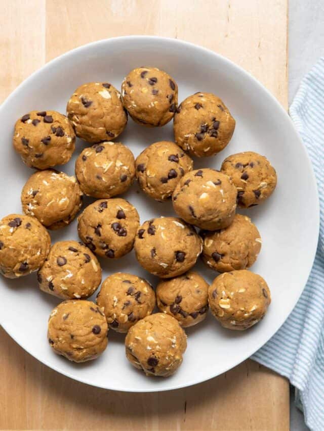 No-Bake Pumpkin Balls - FeelGoodFoodie