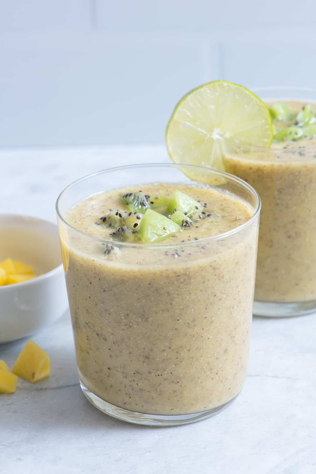 The sweet sunshine smoothie is made purely with fresh fruits including mango, banana, kiwi, oranges and freshly squeezed orange juice. It's loaded with Vitamin C to give you a boost of energy to kick off the day or re-energize in the middle of the day. It's in low in fat, vegan and super easy to whip up!
