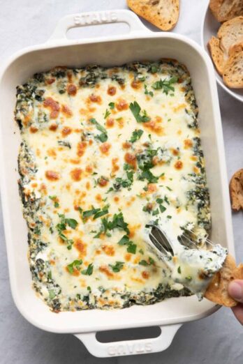 Cream cheese spinach dip with toasted bread