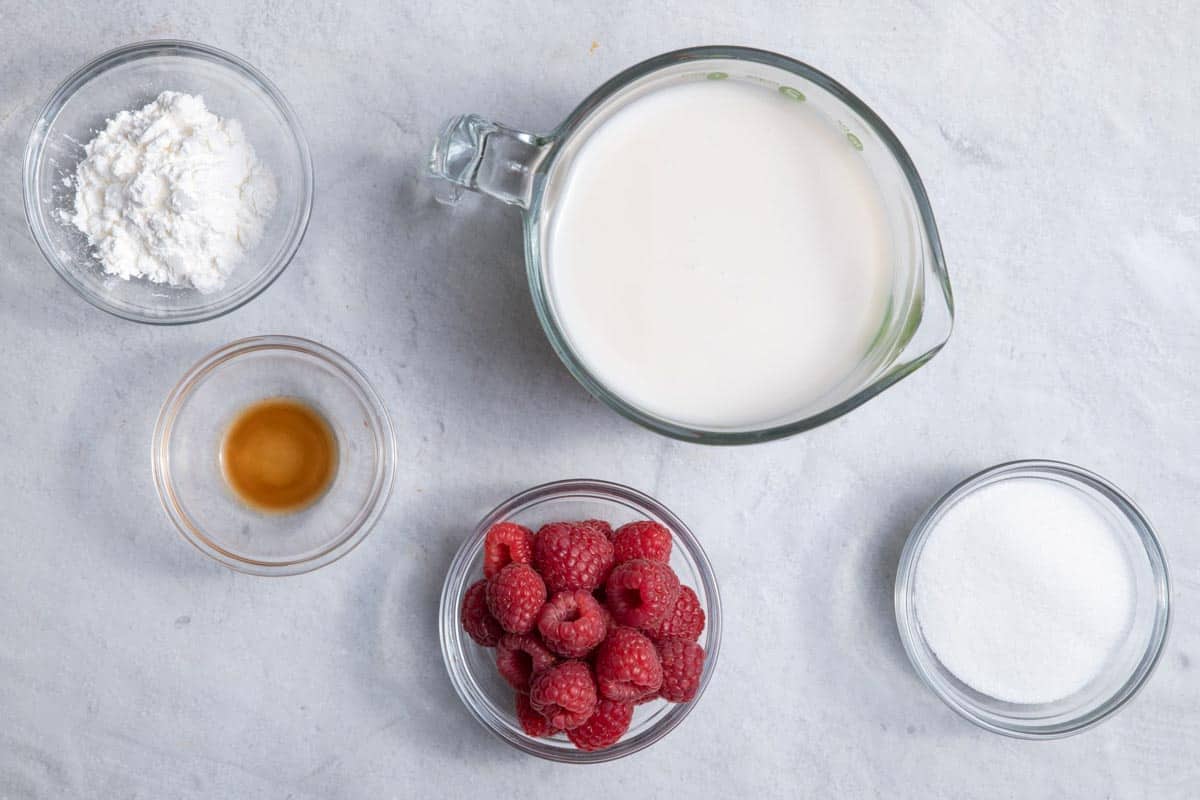 Ingredients to make the pudding