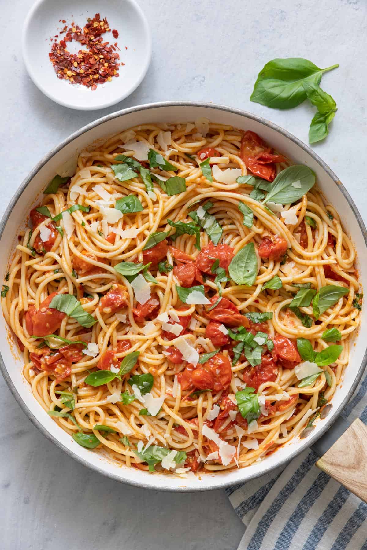 Pasta with Cherry Tomatoes - FeelGoodFoodie