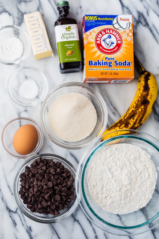 Ingredients to make banana chocolate chips cookies