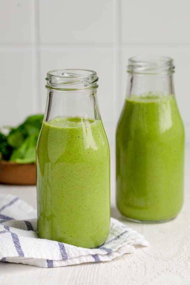 Green Smoothie {Vegan & Simple} - FeelGoodFoodie