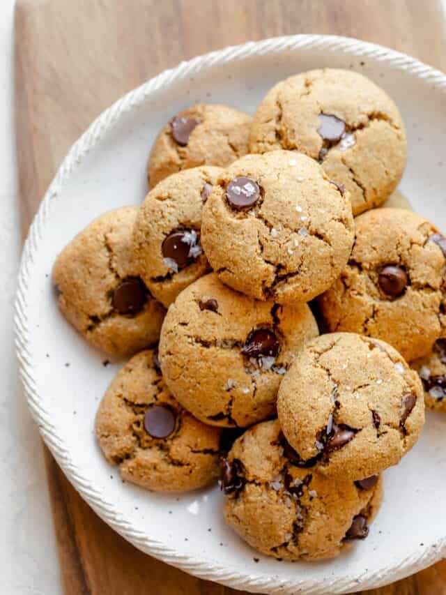 Flourless Chocolate Chip Cookies - Feel Good Foodie