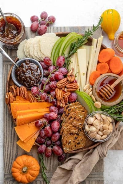 How to Make a Cheese Board {Step by Step} - Feel Good Foodie