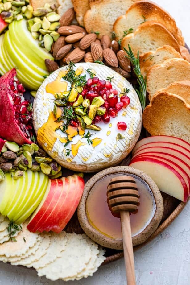 Toasted Baguette with Baked Brie and Fruit