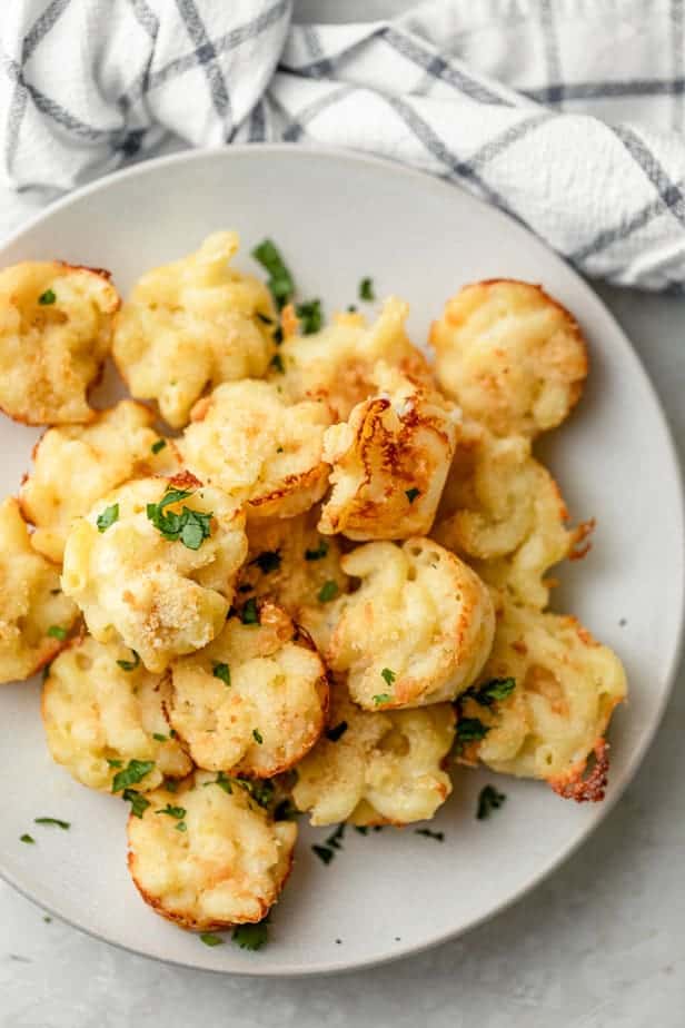 https://feelgoodfoodie.net/wp-content/uploads/2019/11/Mac-and-Cheese-Bites-6.jpg