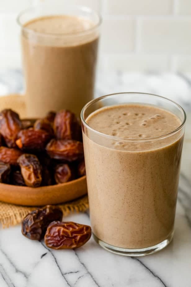 Date Shake {High Protein + Fiber} | FeelGoodFoodie