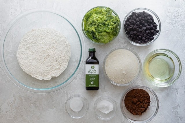 Ingredients to make the zucchini brownies