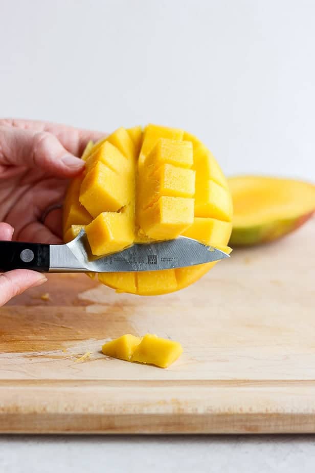 how to cut a mango for a smoothie