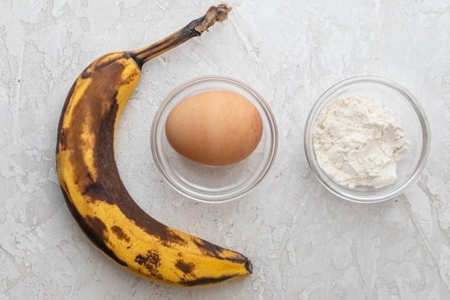 The 3 ingredients to make the pancakes