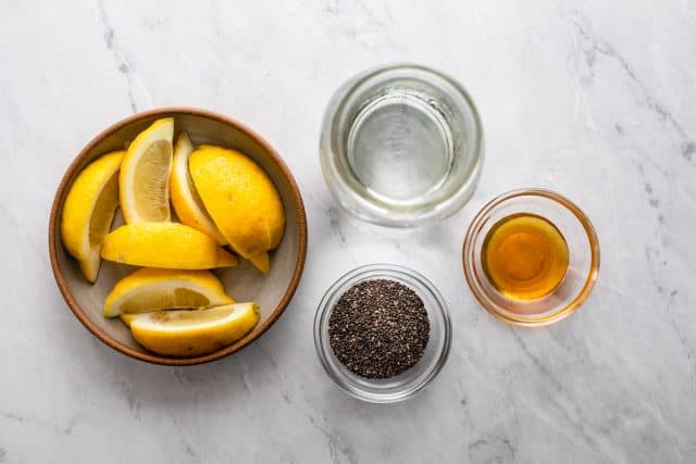 Ingredients to make the recipe: water, chia seeds, lemons and honey