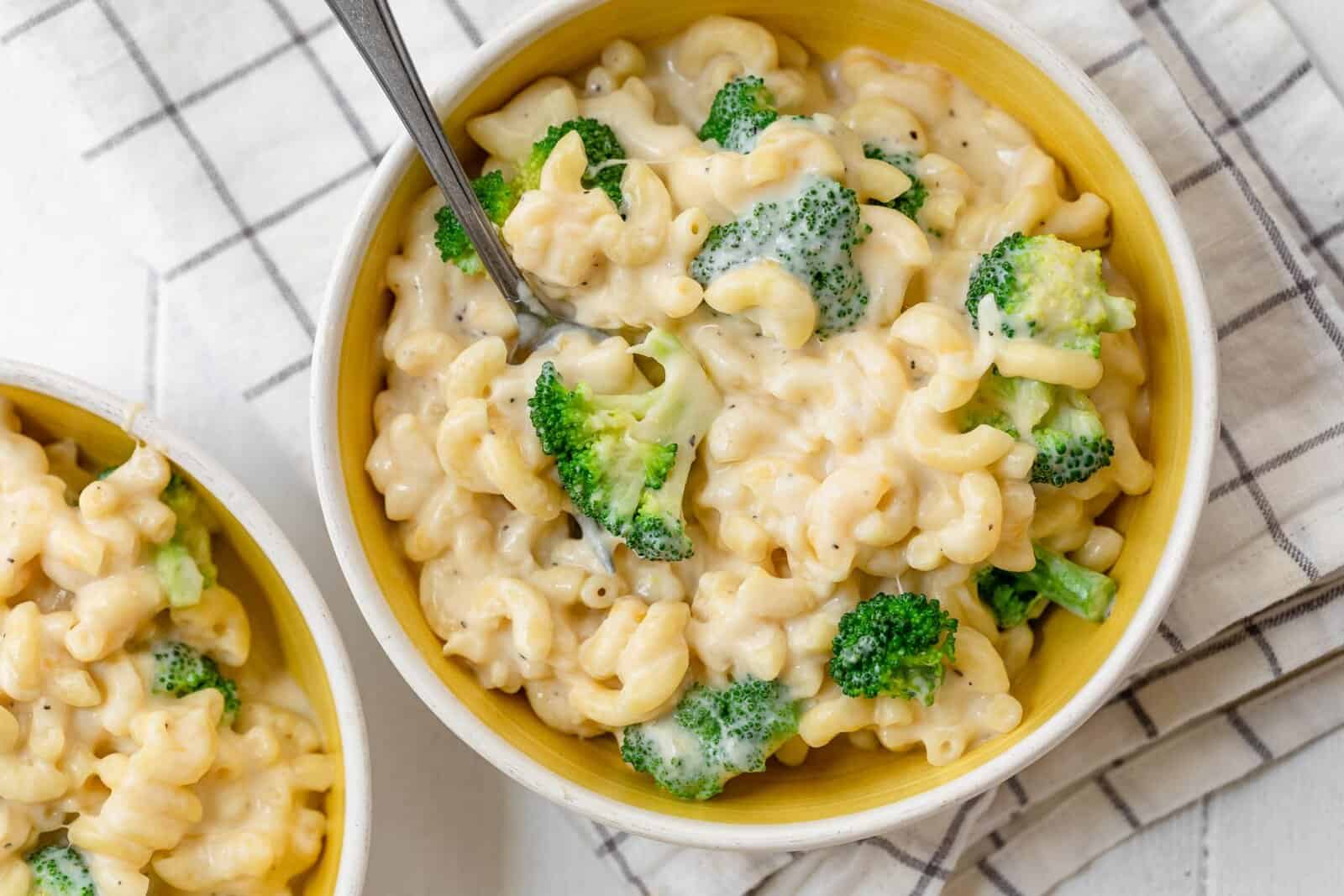 Broccoli Mac and Cheese {Easy Recipe!}