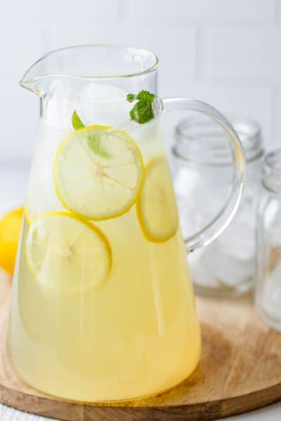 Homemade Lemonade {3 Ingredients} - Feel Good Foodie