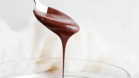 https://feelgoodfoodie.net/wp-content/uploads/2020/12/how-to-melt-chocolate-7-480x270.jpg