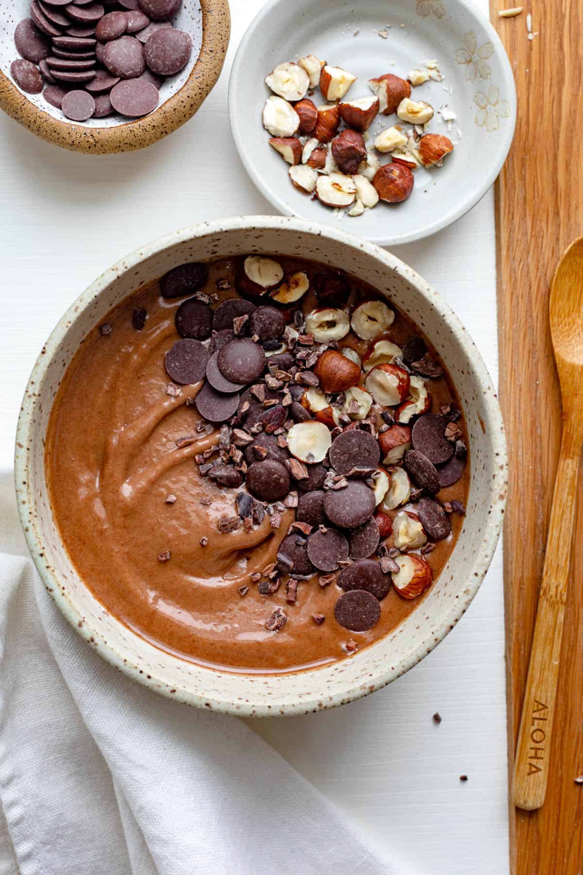 Chocolate Hazelnut Smoothie Bowl - FeelGoodFoodie