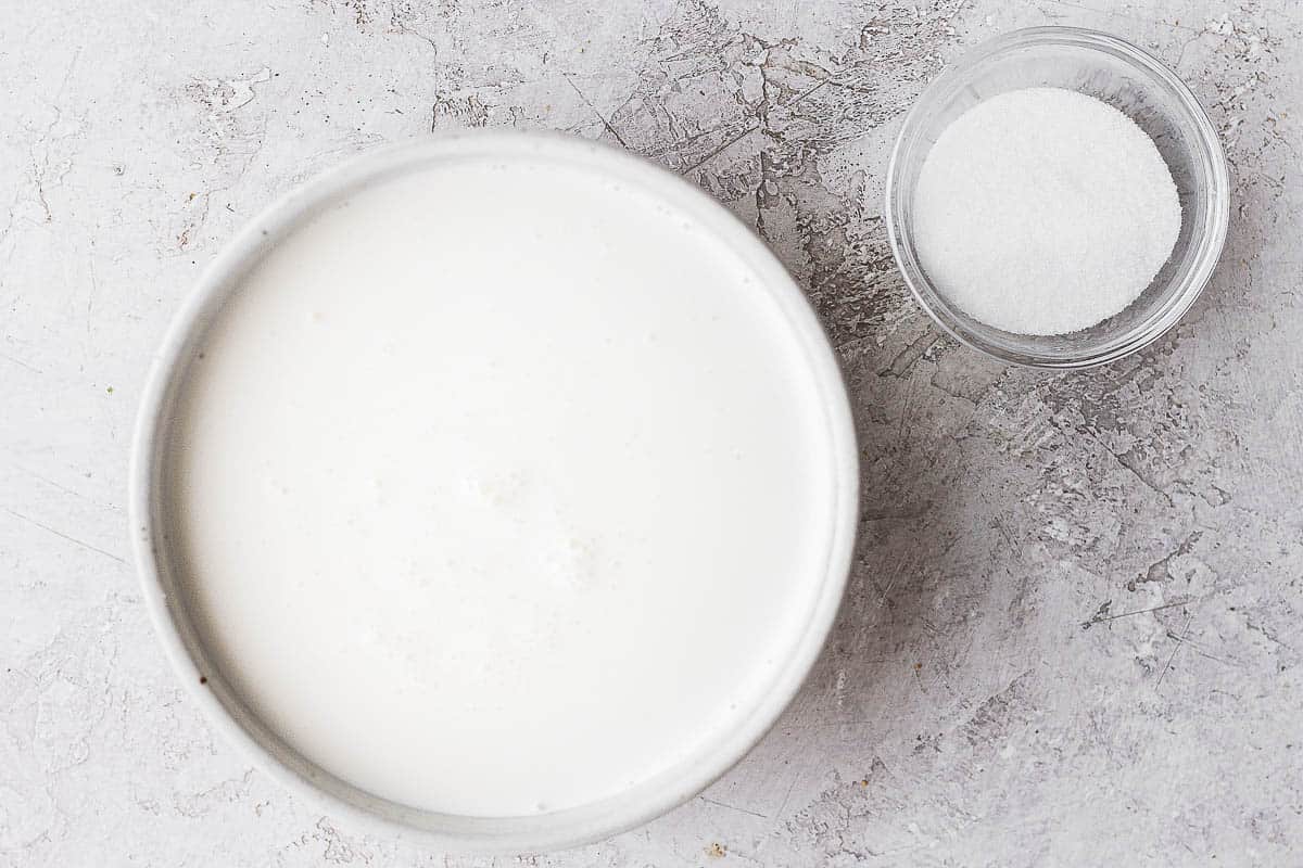 How to Make Whipped Cream {2 Ingredients} - FeelGoodFoodie