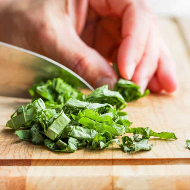 How to Cut Basil {Chiffonade Method} - Feel Good Foodie