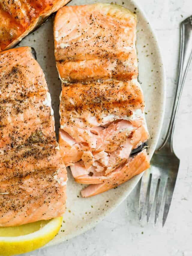 How to Grill Salmon with the Skin On - FeelGoodFoodie