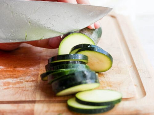 https://feelgoodfoodie.net/wp-content/uploads/2021/08/how-to-cut-zucchini-6-500x375.jpg