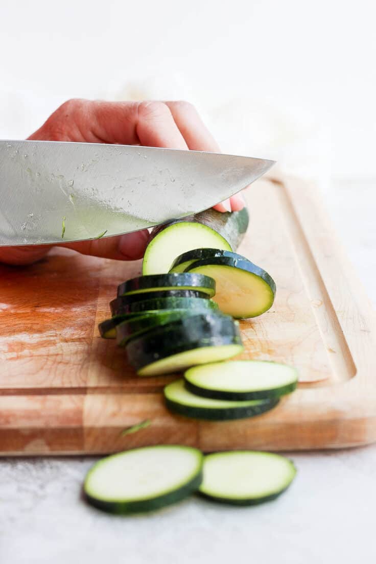 Slicing zucchini into rounds