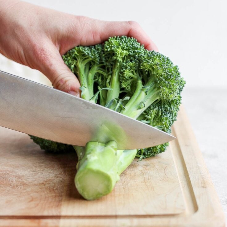 How to Cut Broccoli [Step-by-Step Tutorial}