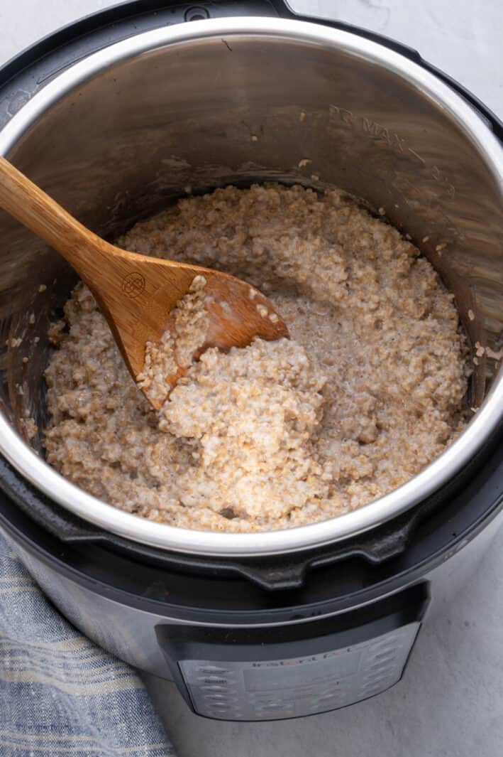 Instant Pot Steel Cut Oats {Meal Prep Recipe} - Feel Good Foodie