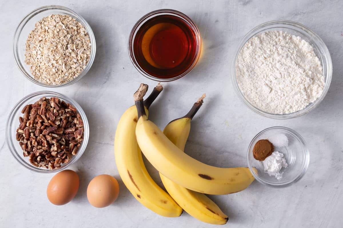 Ingredients to make the easy banana bread