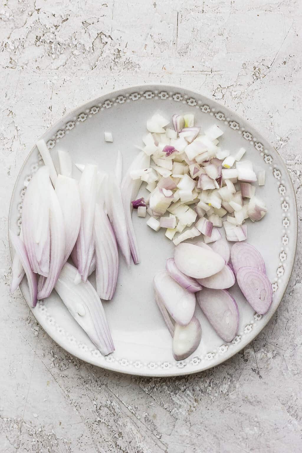 how-to-cut-shallots-dice-slice-julienne-feelgoodfoodie