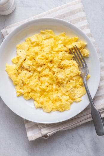 Plate of easy scrambled eggs recipe
