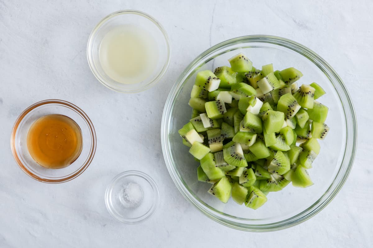 Ingredients for kiwi popsicle recipe.