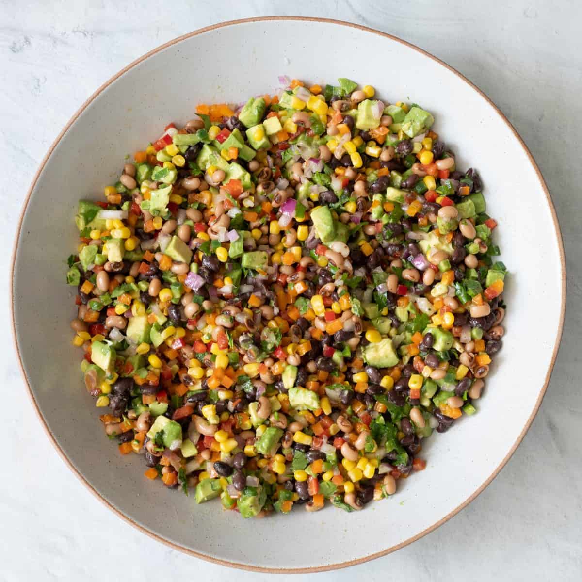 Final cowboy caviar in large bowl.