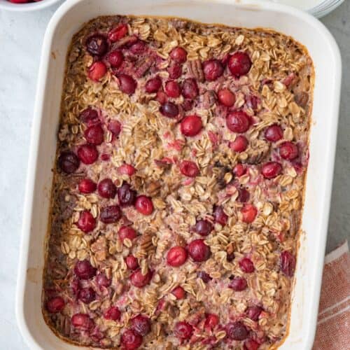 Vegan Toasted Oatmeal With Maple Syrup, Cranberries, and