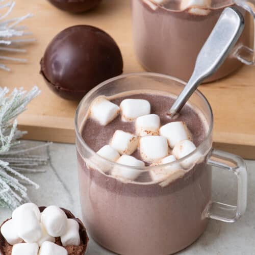 https://feelgoodfoodie.net/wp-content/uploads/2022/11/Hot-Cocoa-Bombs-13-500x500.jpg