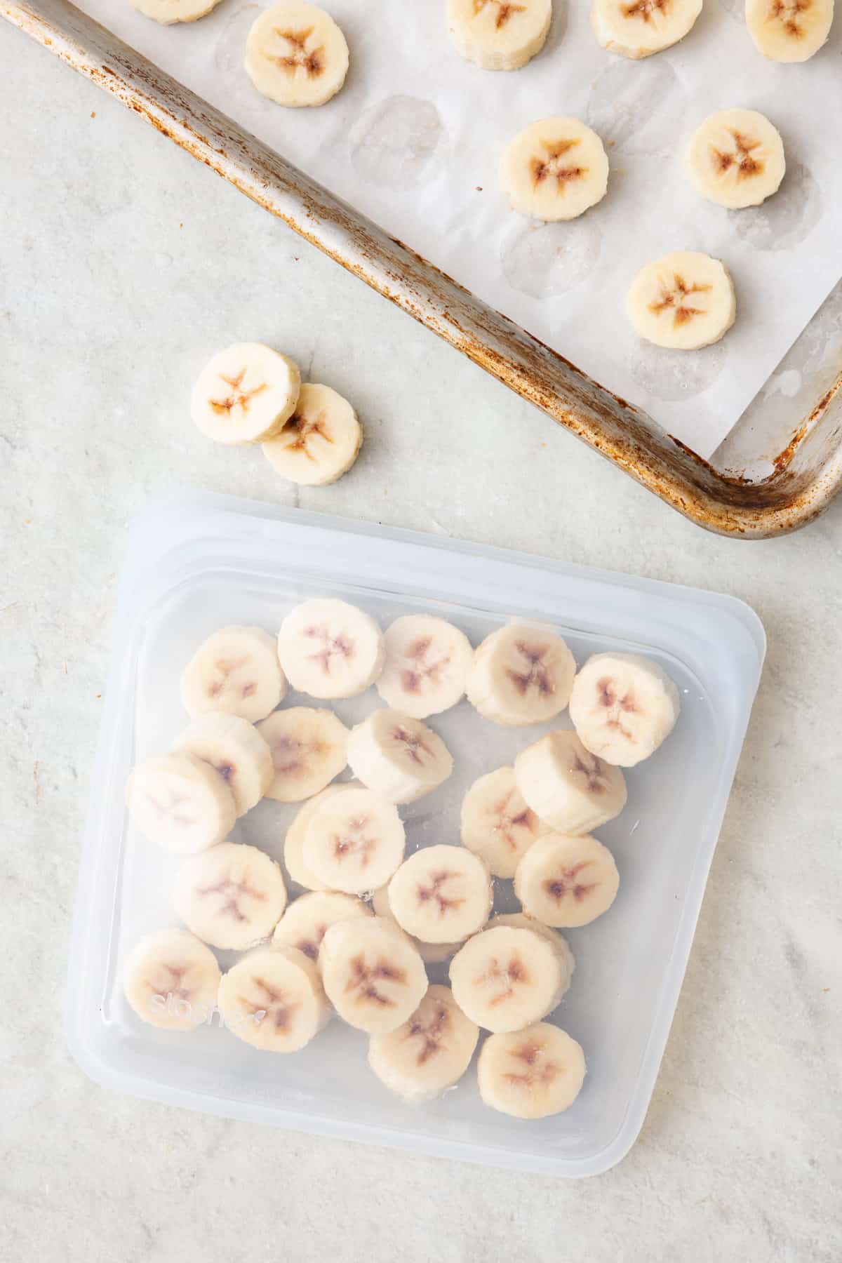 https://feelgoodfoodie.net/wp-content/uploads/2022/11/How-to-Freeze-Bananas-06.jpg