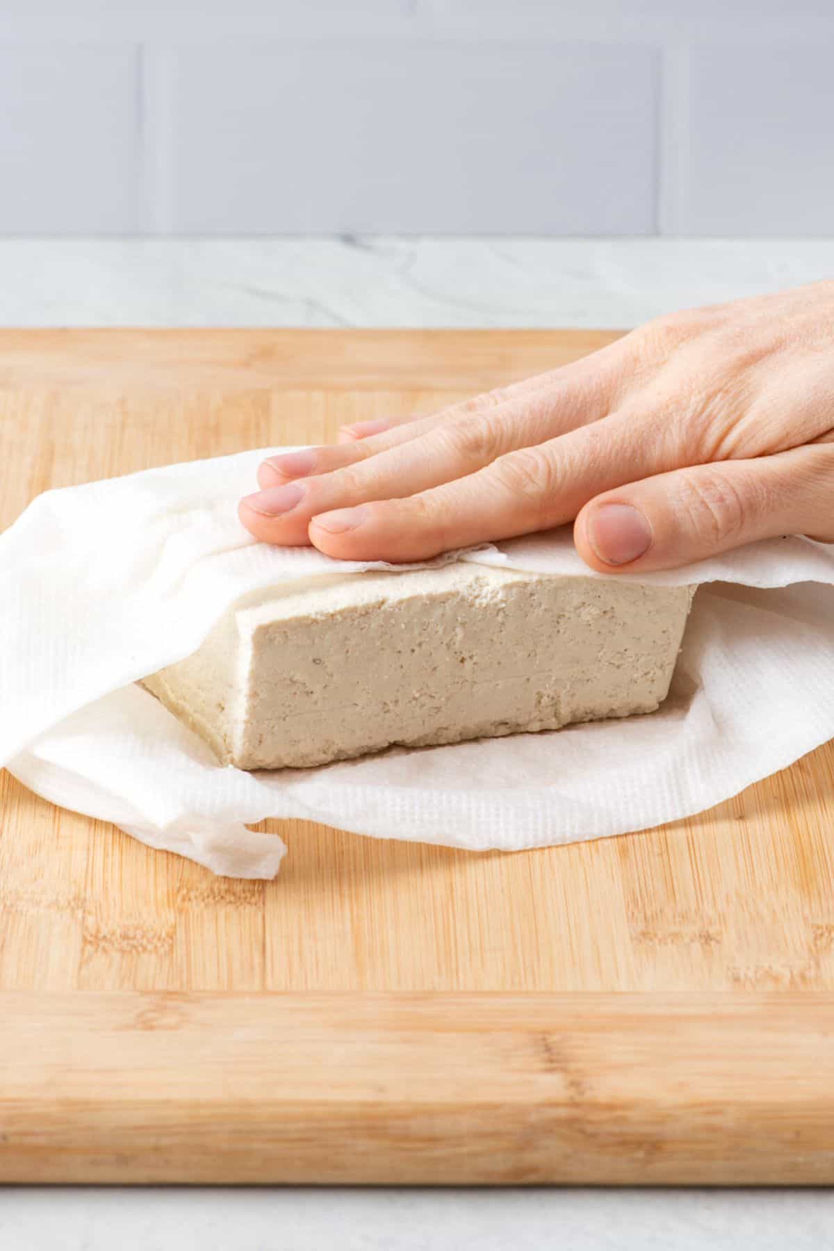 How to Press Tofu {Without A Press} - FeelGoodFoodie