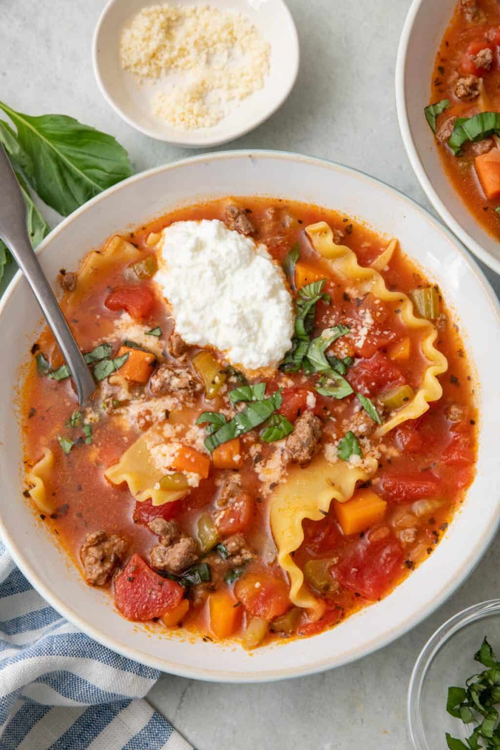One-Pot Lasagna Soup - FeelGoodFoodie