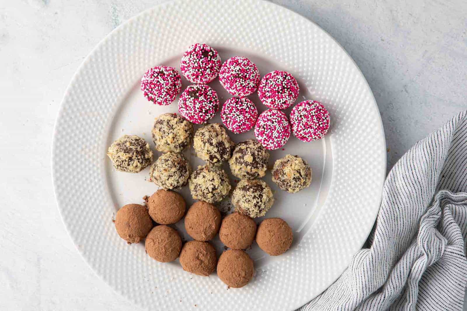 Chocolate Truffles {Dark Chocolate Recipe}
