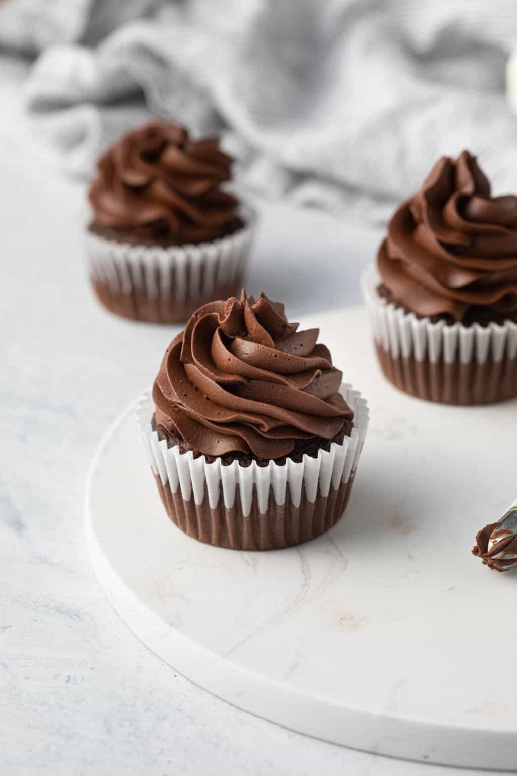 How to Make Ganache {& Ganache Frosting} - Feel Good Foodie