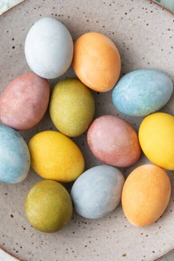How to dye Easter eggs.